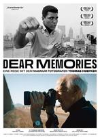 Plakatmotiv "Dear Memories - Eine Reise mit dem Magnum-Fotografen Thomas Hoepker"
